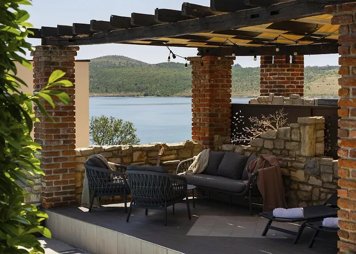 Seaside House With A Swimming Pool - Novigrad - 25193 بيت للعطل *
