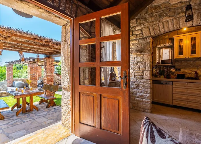 بيت للعطل Seaside House With A Swimming Pool - Novigrad - 25193 بوسيدارجي