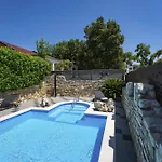 Seaside House With A Swimming Pool - Novigrad - 25193