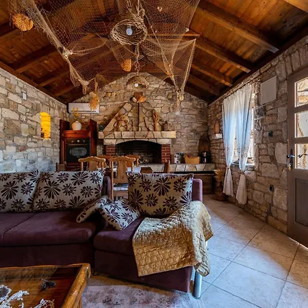 Seaside House With A Swimming Pool - Novigrad - 25193