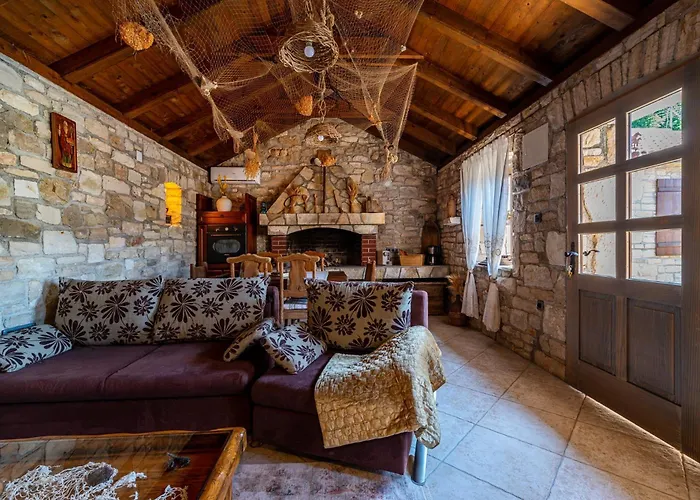 Seaside House With A Swimming Pool - Novigrad - 25193