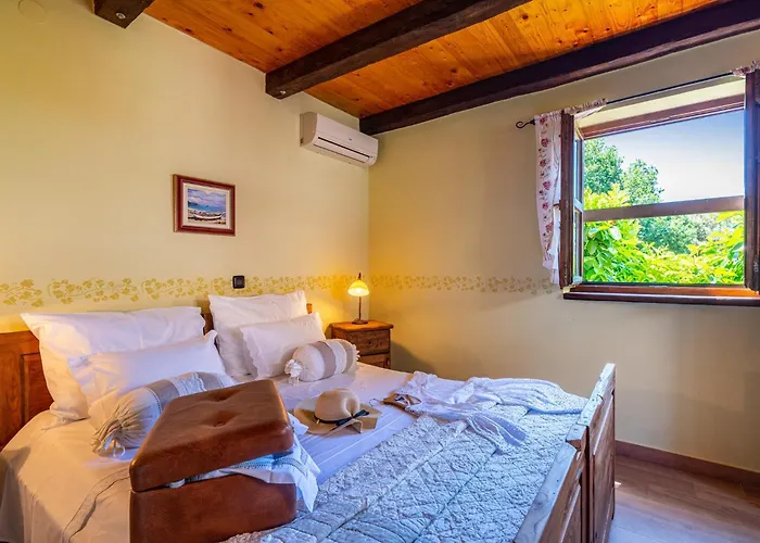 Seaside House With A Swimming Pool - Novigrad - 25193 Сasa de vacaciones Posedarje